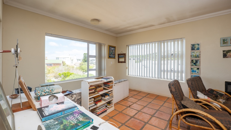 3 Bedroom Property for Sale in Struisbaai Western Cape